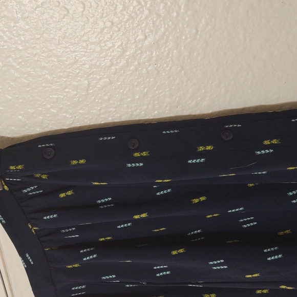 SLIGHTLY USED LOFT BLUE SKIRT WITH YELLOW AND LIGHT BLUE PATTERN SIZE 4 - Picture 2 of 9